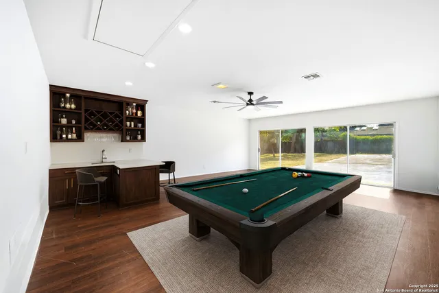 $819,999 | 210 Sheffield Place, Castle Hills, TX 78216