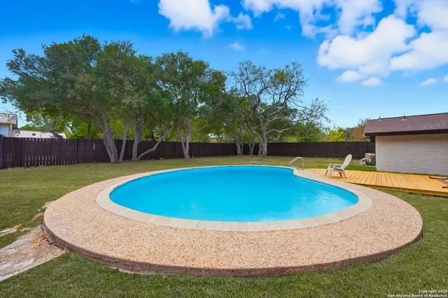 $819,999 | 210 Sheffield Place, Castle Hills, TX 78216