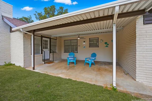 $819,999 | 210 Sheffield Place, Castle Hills, TX 78216