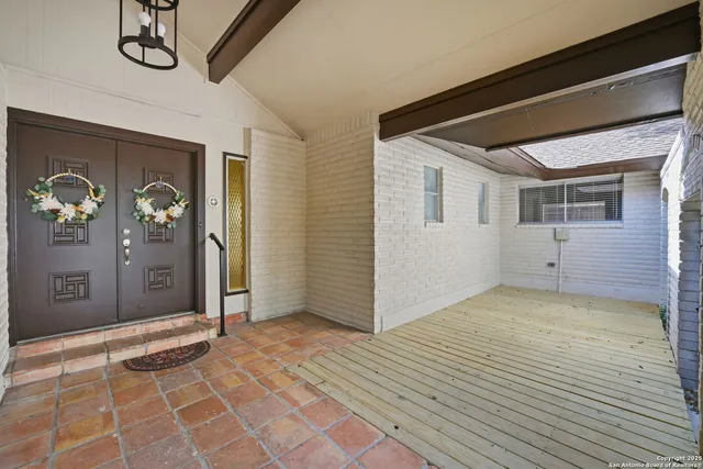 $819,999 | 210 Sheffield Place, Castle Hills, TX 78216