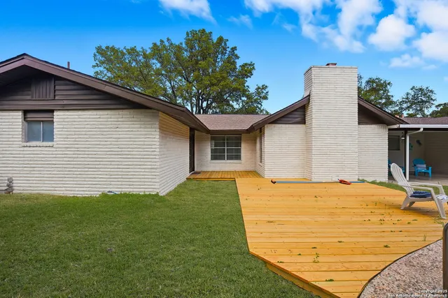 $819,999 | 210 Sheffield Place, Castle Hills, TX 78216