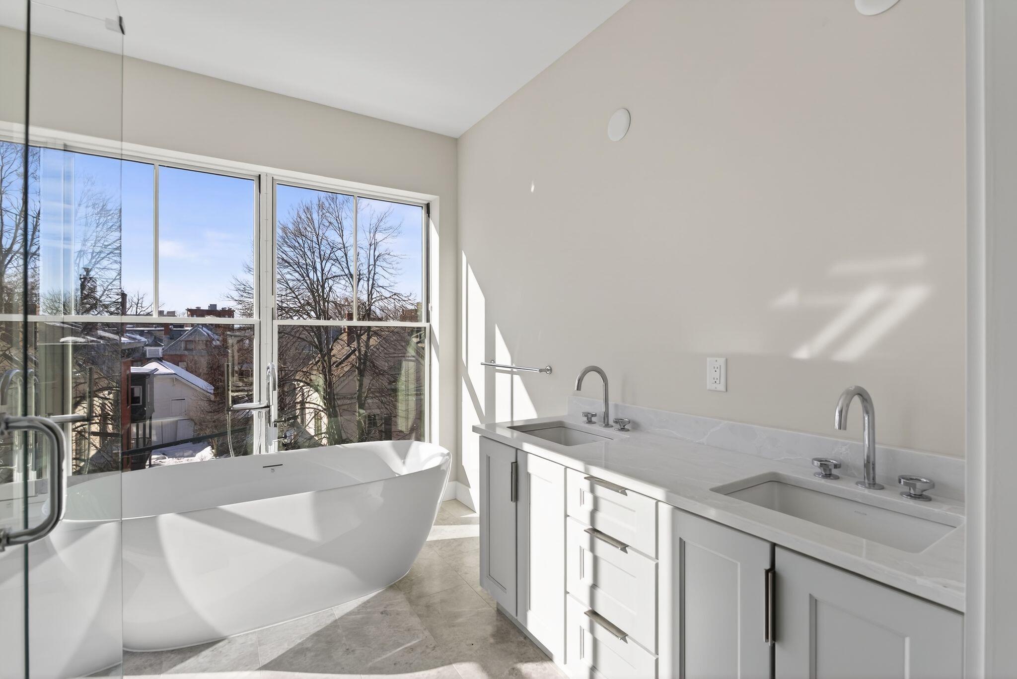 55 Carleton Street, Unit A Portland, ME 04102 - Photo 37 of 62 25_DSC07284