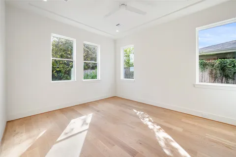 $1,329,900 | 1002 East 25th Street, Houston, TX 77009