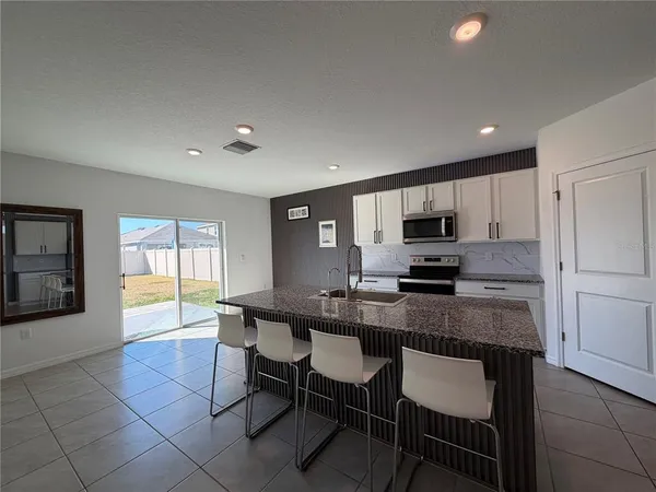 $2,450 | 3416 Shady Sunrise Loop, Plant City, FL 33565