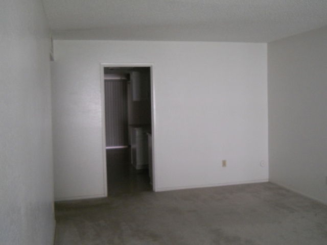 1625 North Miller Road, Unit 15 Scottsdale, AZ 85257 - Photo 2 of 7 living