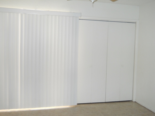 1625 North Miller Road, Unit 15 Scottsdale, AZ 85257 - Photo 3 of 7 dining