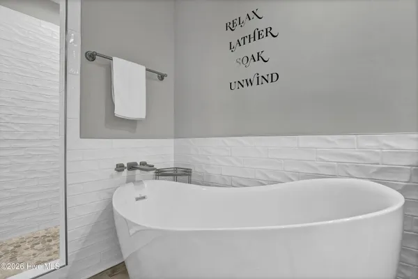 $2,225,000 | 106 Charlotte Avenue, Surf City, NC 28445