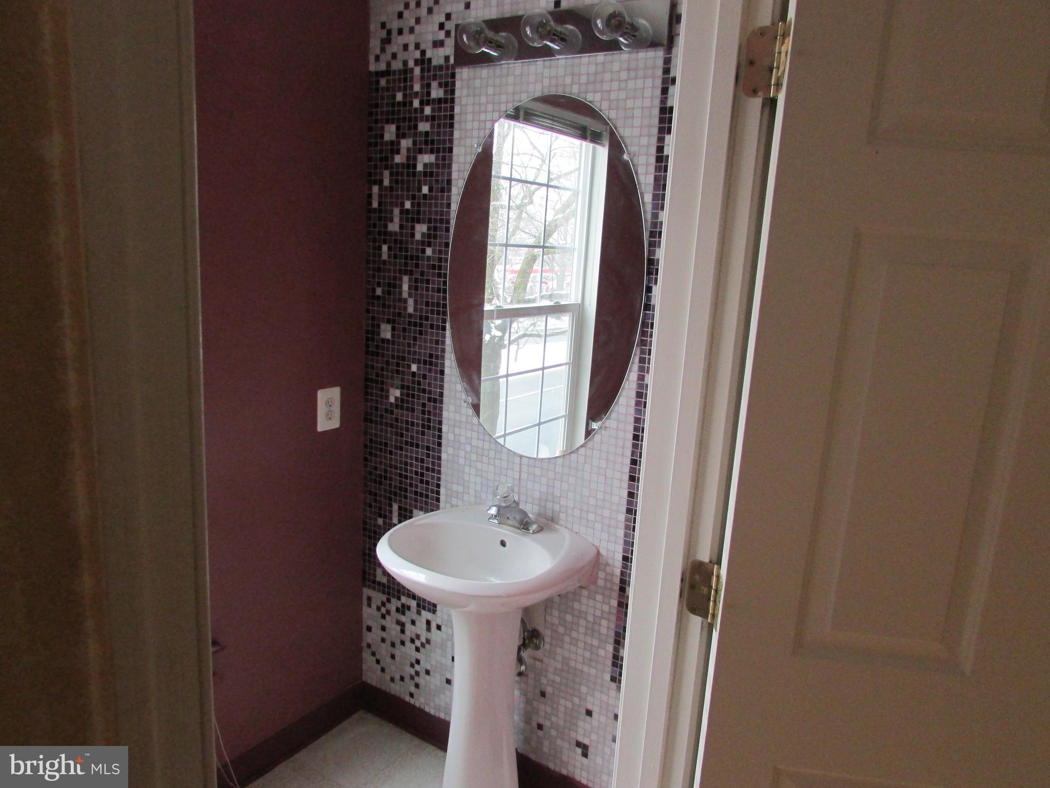 12989 Middlebrook Road, Unit 6 Germantown, MD 20874 - Photo 13 of 23 1/2 BATH