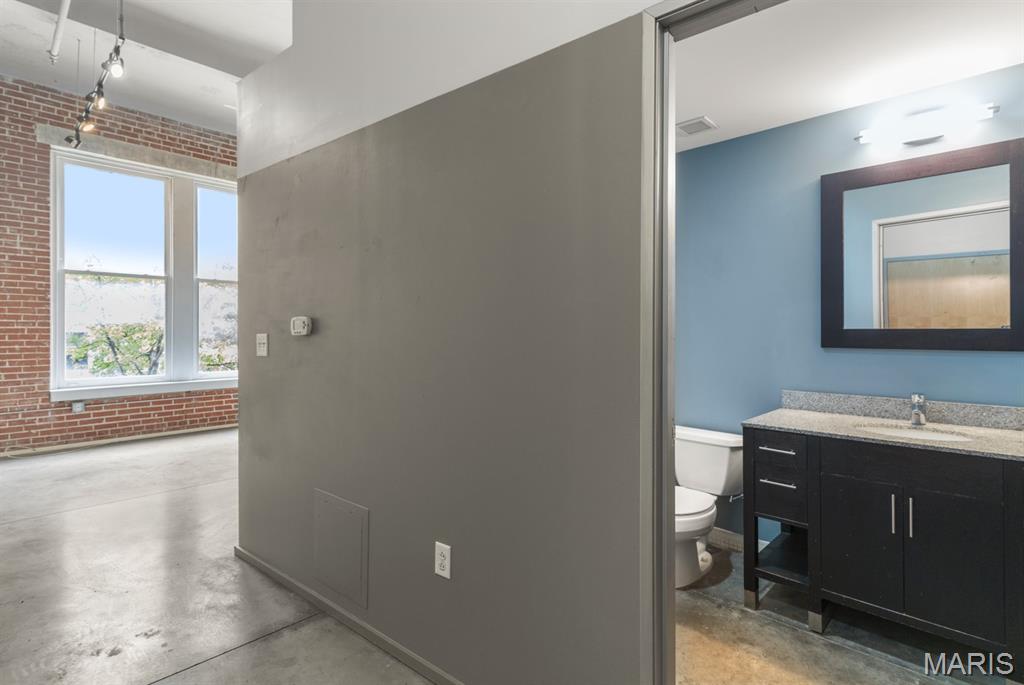 1136 Washington Avenue, Unit 201 St. Louis, MO 63101 - Photo 12 of 18