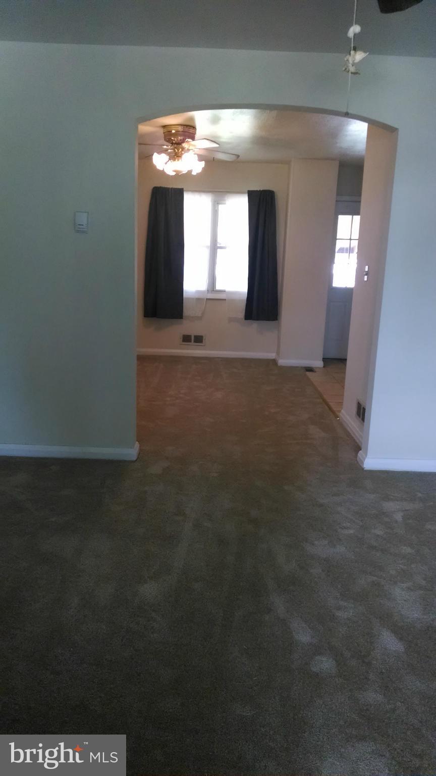 2725 Moorgate Road Dundalk, MD 21222 - Photo 8 of 24 Living Room