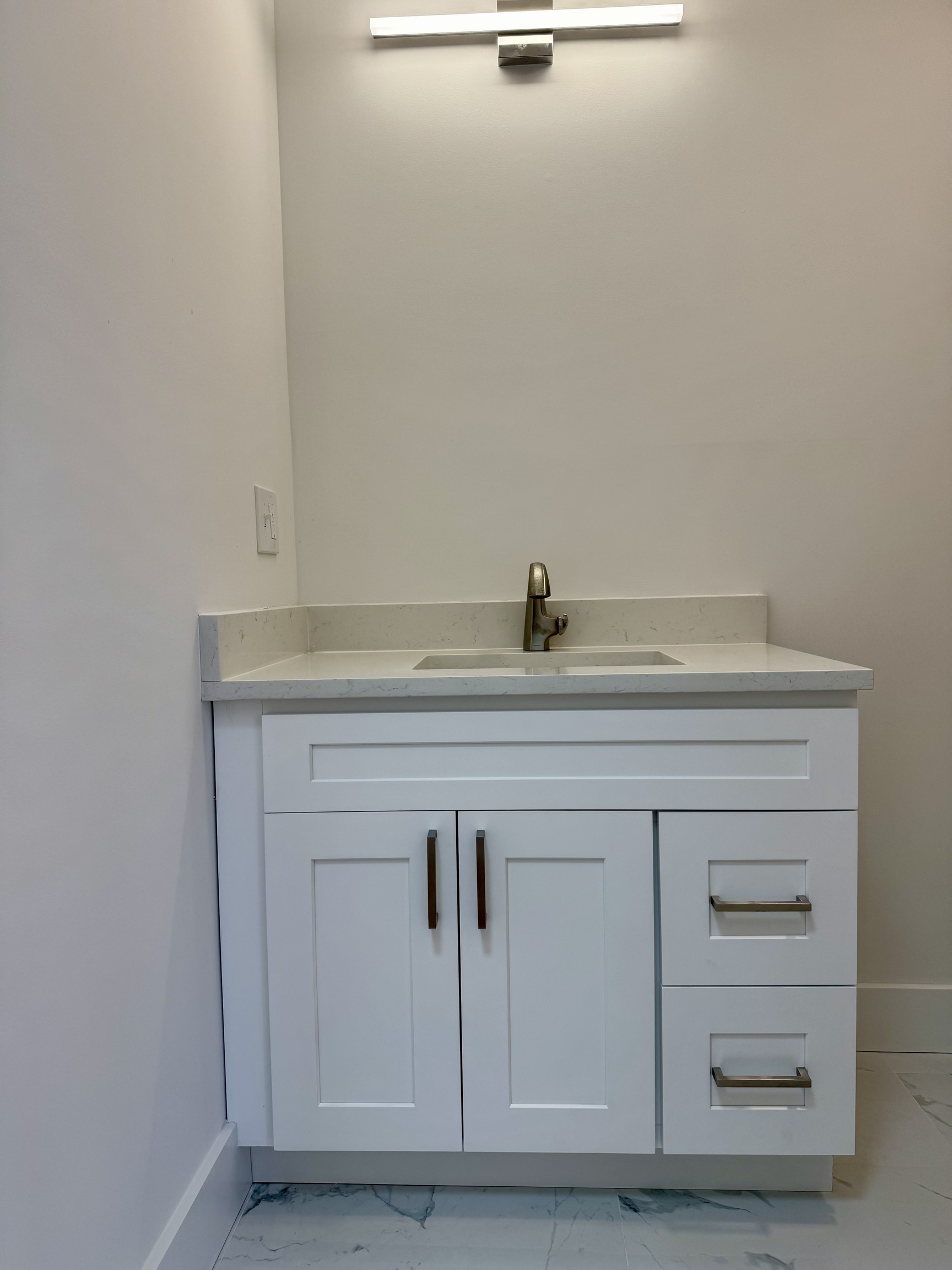 177 Chestnut Street, Unit 1L New Haven, CT 06511 - Photo 7 of 12 a close view of closet