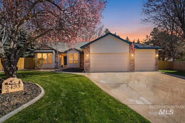 $599,900 | 2495 East Ashbrook Court, Eagle, ID 83616