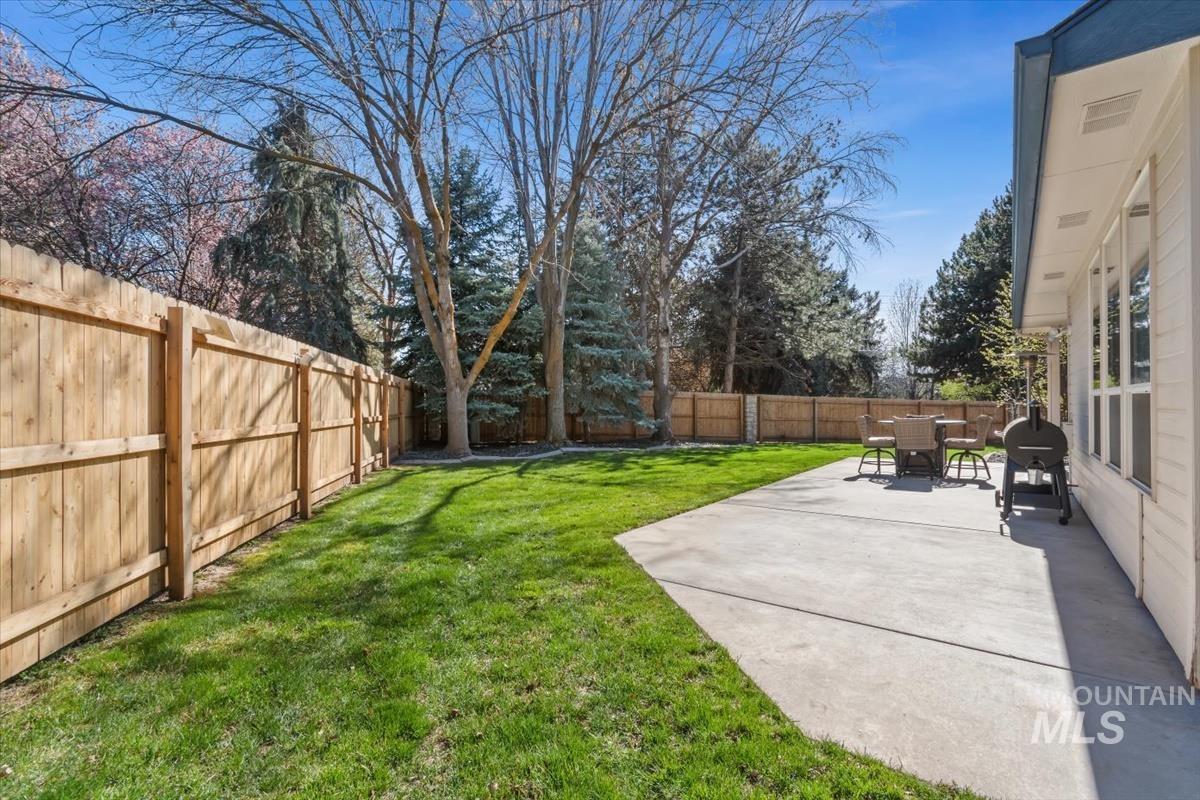 2495 East Ashbrook Court Eagle, ID 83616 - Photo 31 of 42