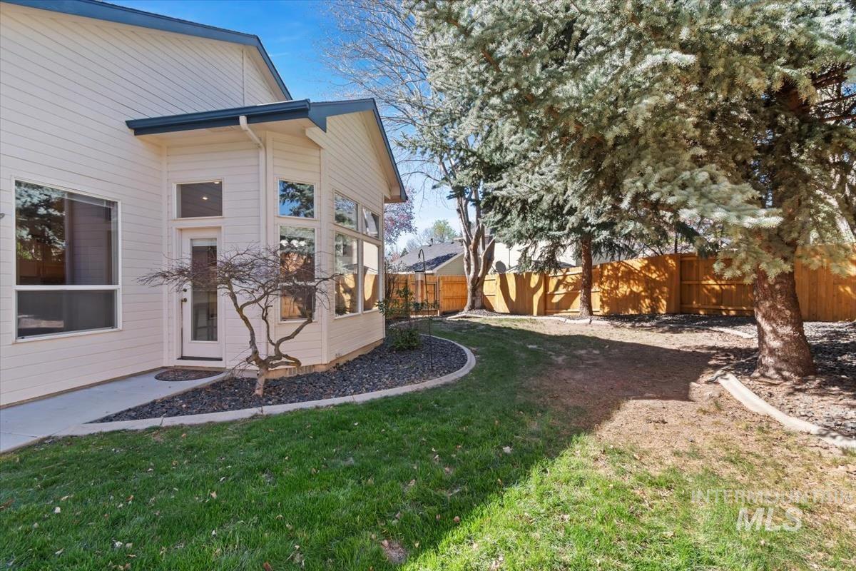 2495 East Ashbrook Court Eagle, ID 83616 - Photo 32 of 42