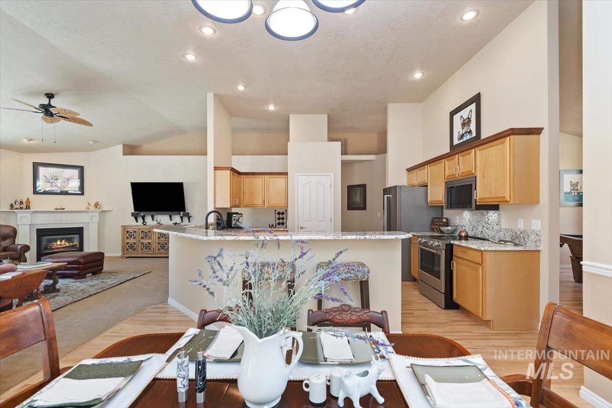 2495 East Ashbrook Court Eagle, ID 83616 - Photo 10 of 42