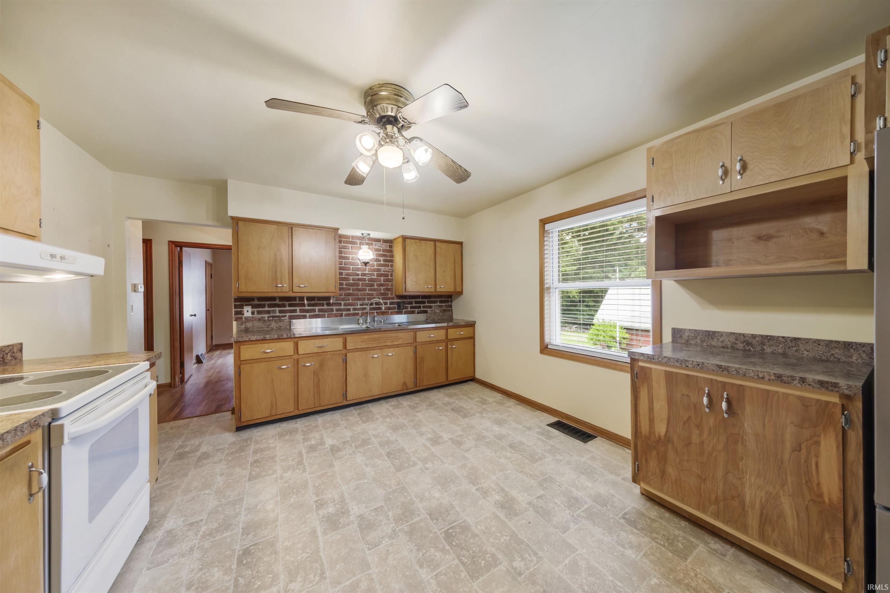 11549 St Wendel Road Evansville, IN 47720 - Photo 6 of 36 Gallery Image 6