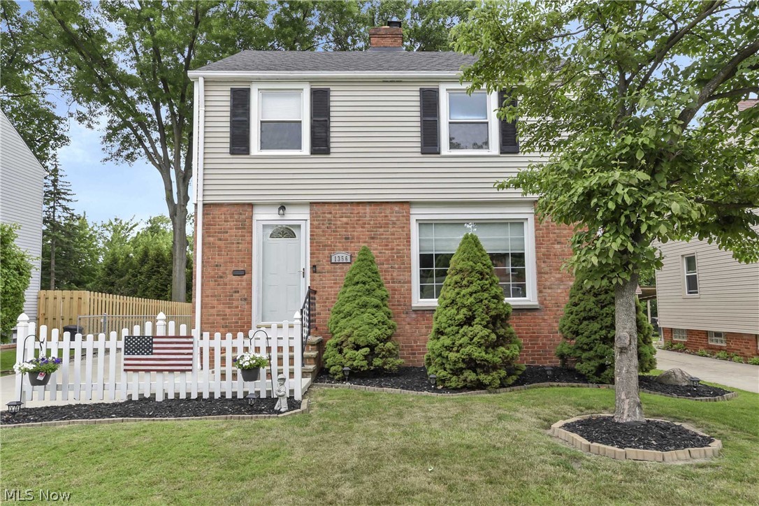 1356 Gordon Road Lyndhurst, OH 44124 - Photo 2 of 28