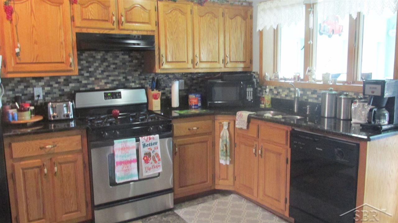 13685 South Beyer Road Birch Run, MI 48415 - Photo 5 of 29 31330470-4.JPG