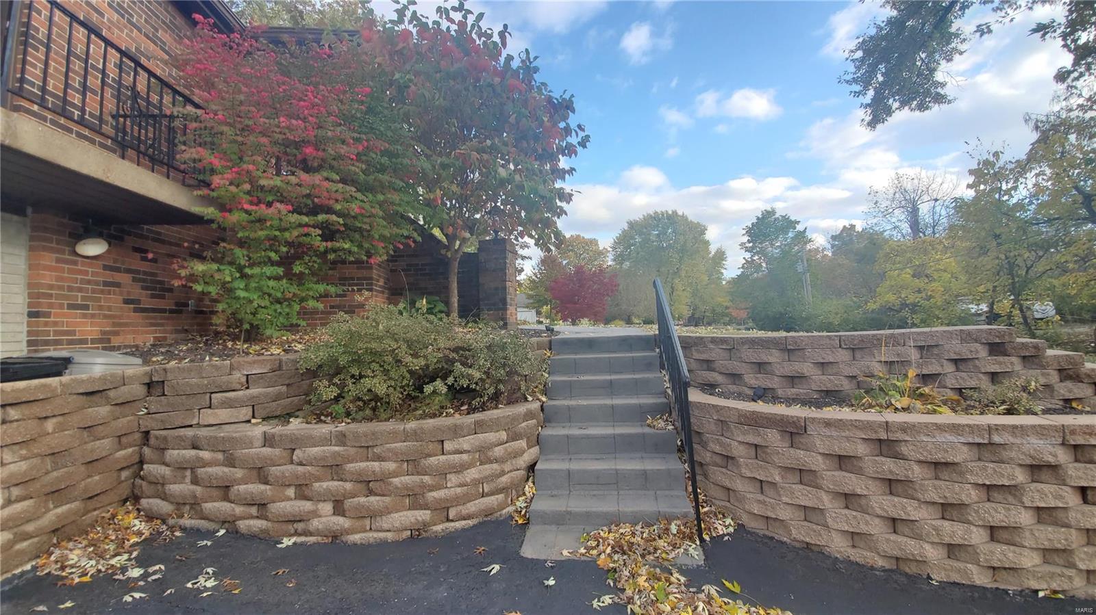 4681 Fuchs Road St. Louis, MO 63128 - Photo 10 of 85 Gallery Image 10