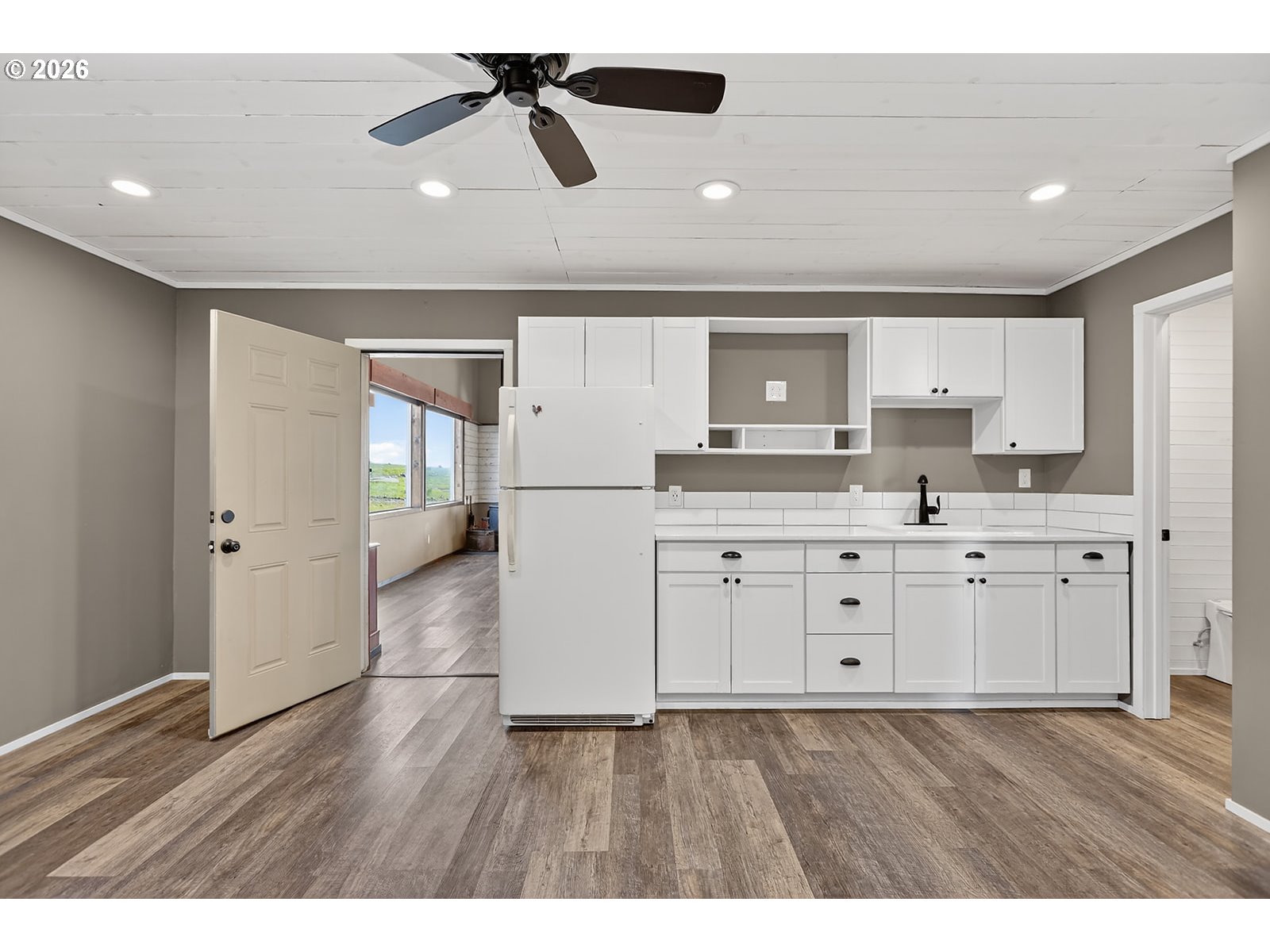 250 Schilling Road Lyle, WA 98635 - Photo 12 of 46 Gallery Image 12