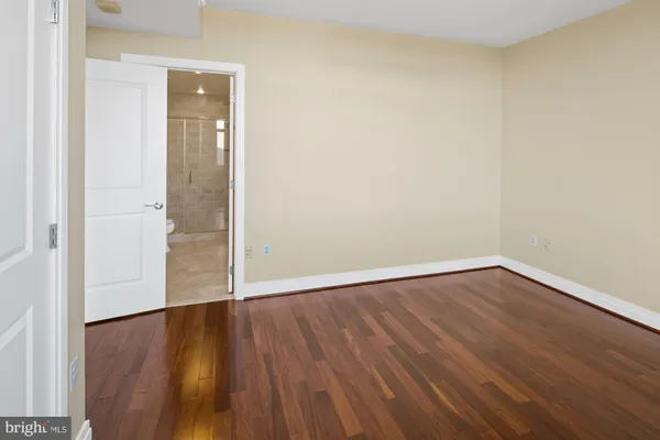 $775,000 | 8220 Crestwood Heights Drive, Unit 1215, McLean, VA 22102