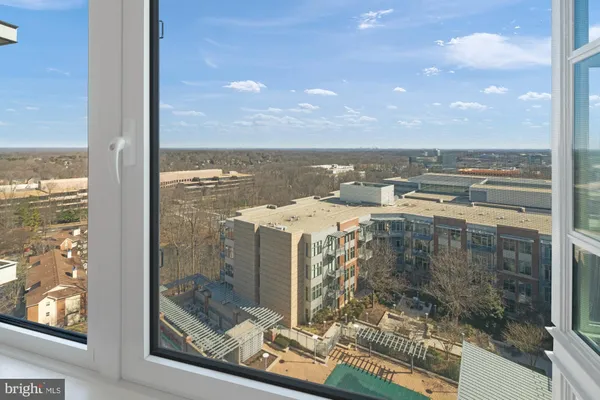 $775,000 | 8220 Crestwood Heights Drive, Unit 1215, McLean, VA 22102