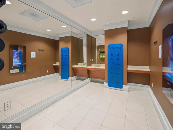 $775,000 | 8220 Crestwood Heights Drive, Unit 1215, McLean, VA 22102