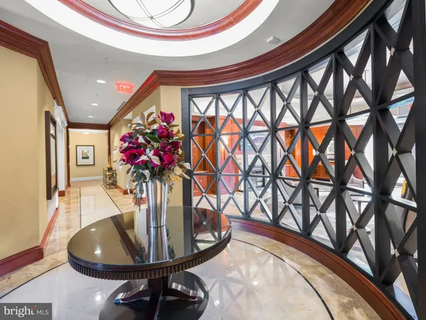 $775,000 | 8220 Crestwood Heights Drive, Unit 1215, McLean, VA 22102