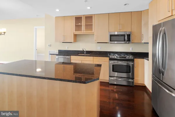 $775,000 | 8220 Crestwood Heights Drive, Unit 1215, McLean, VA 22102