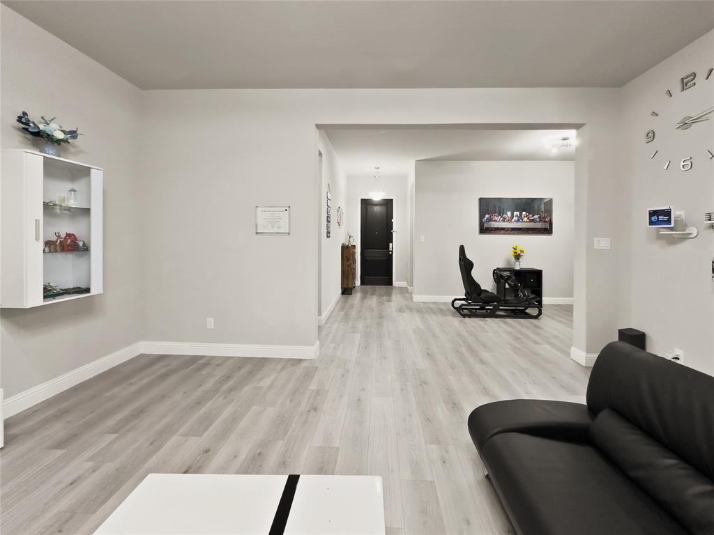3722 Autumncrest Street Grand Prairie, TX 76065 - Photo 5 of 39