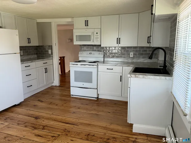 $2,200 | 8 Alto Road, Unit 2A, Burlington, CT 06013