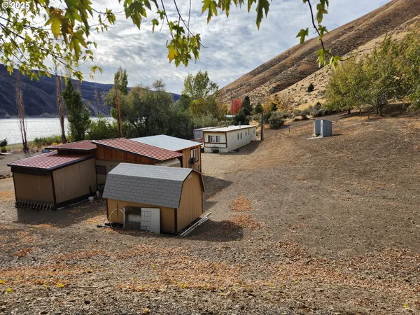 $650,000 | 34559 Snake River Road, Huntington, OR 97907