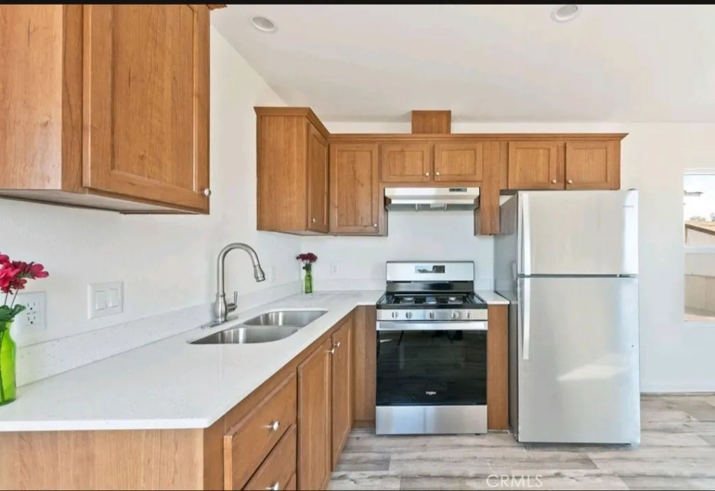 15252 Seneca Road, Unit 13 Victorville, CA 92392 - Photo 2 of 9