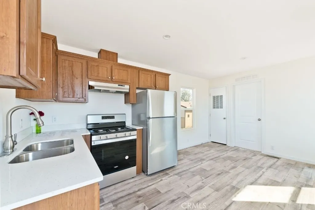 15252 Seneca Road, Unit 13 Victorville, CA 92392 - Photo 5 of 9