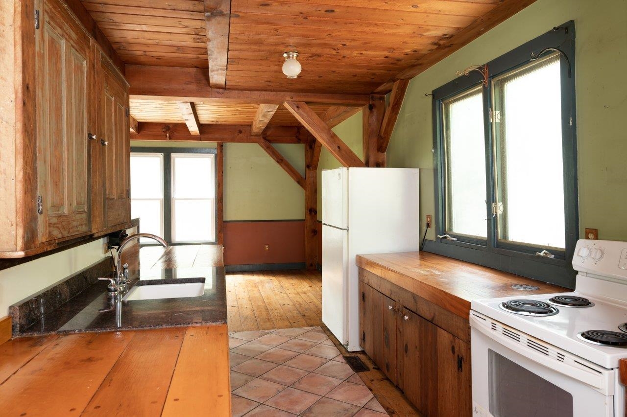 61 Deerfield Road Raymond, NH 03077 - Photo 10 of 38