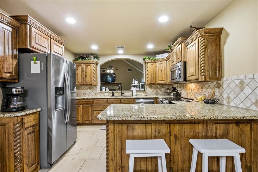 1389 Thomas Road Springtown, TX 76082 - Photo 8 of 36 Gallery Image 8