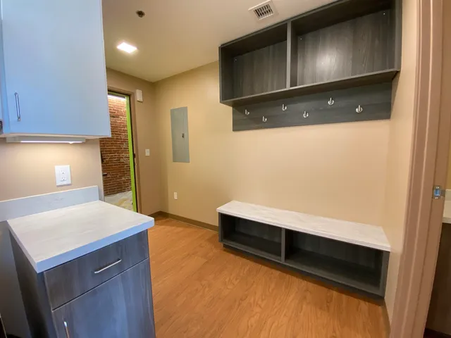 $1,899 | 83 Hanover Street, Unit 209, Manchester, NH 03101