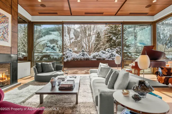 $200,000 | 233 East Cooper Avenue, Unit 301, Aspen, CO 81611