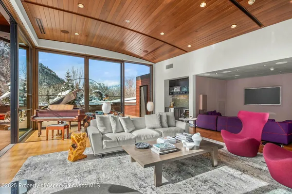 $200,000 | 233 East Cooper Avenue, Unit 301, Aspen, CO 81611