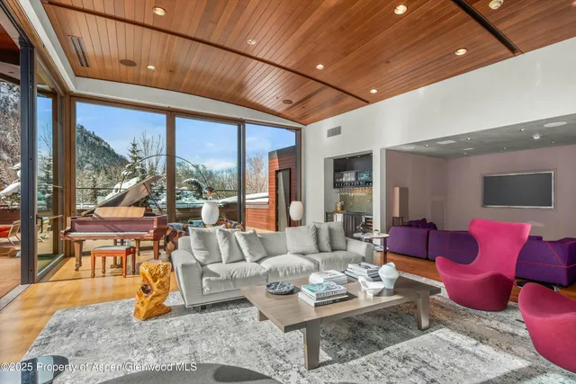 $200,000 | 233 East Cooper Avenue, Unit 301, Aspen, CO 81611