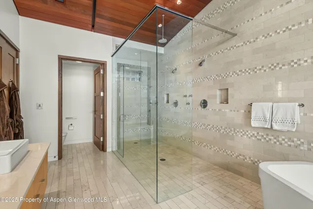 $200,000 | 233 East Cooper Avenue, Unit 301, Aspen, CO 81611