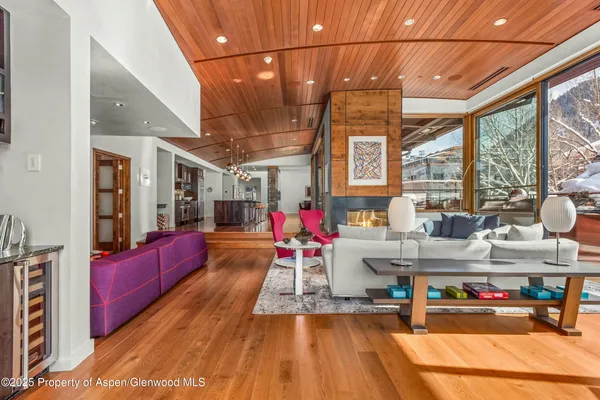 $200,000 | 233 East Cooper Avenue, Unit 301, Aspen, CO 81611