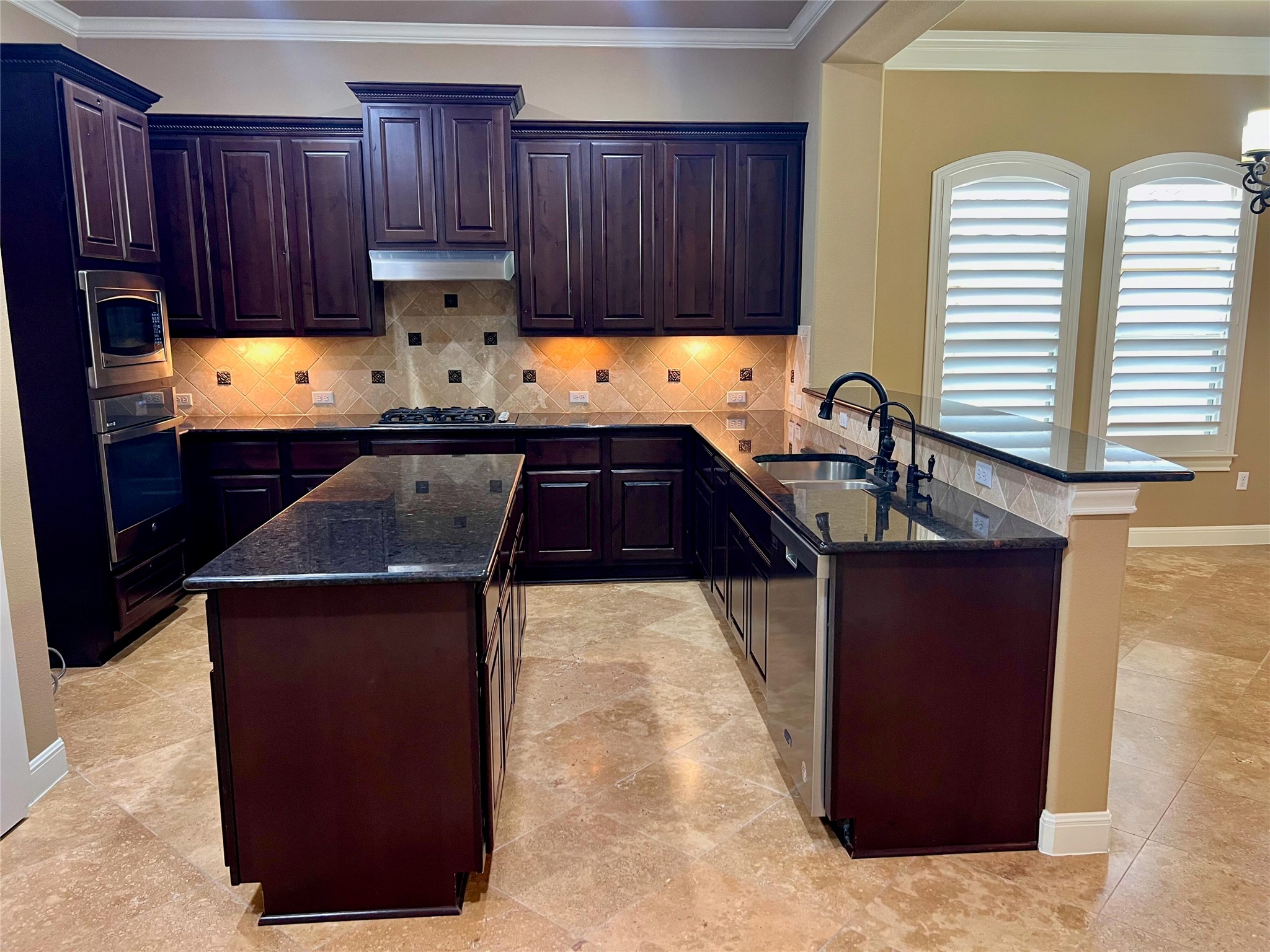 2216 Rivina Drive Austin, TX 78733 - Photo 6 of 25