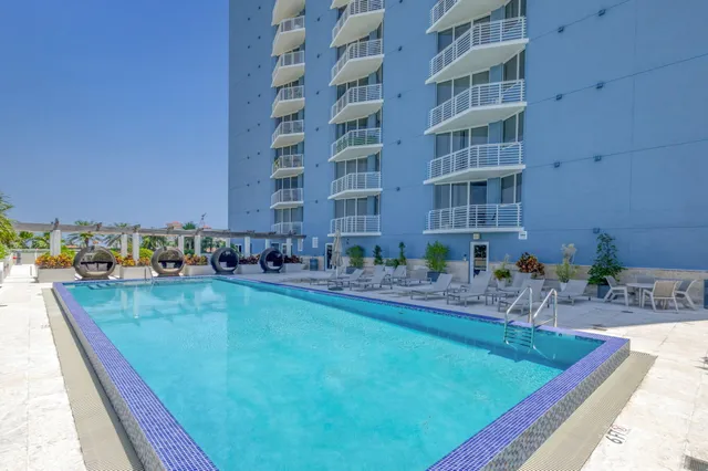 $535,000 | 1551 North Flagler Drive, Unit 1217, West Palm Beach, FL 33401