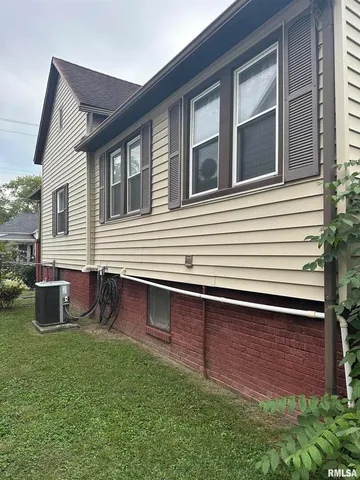 $119,000 | 206 West Homer Avenue, Harrisburg, IL 62946