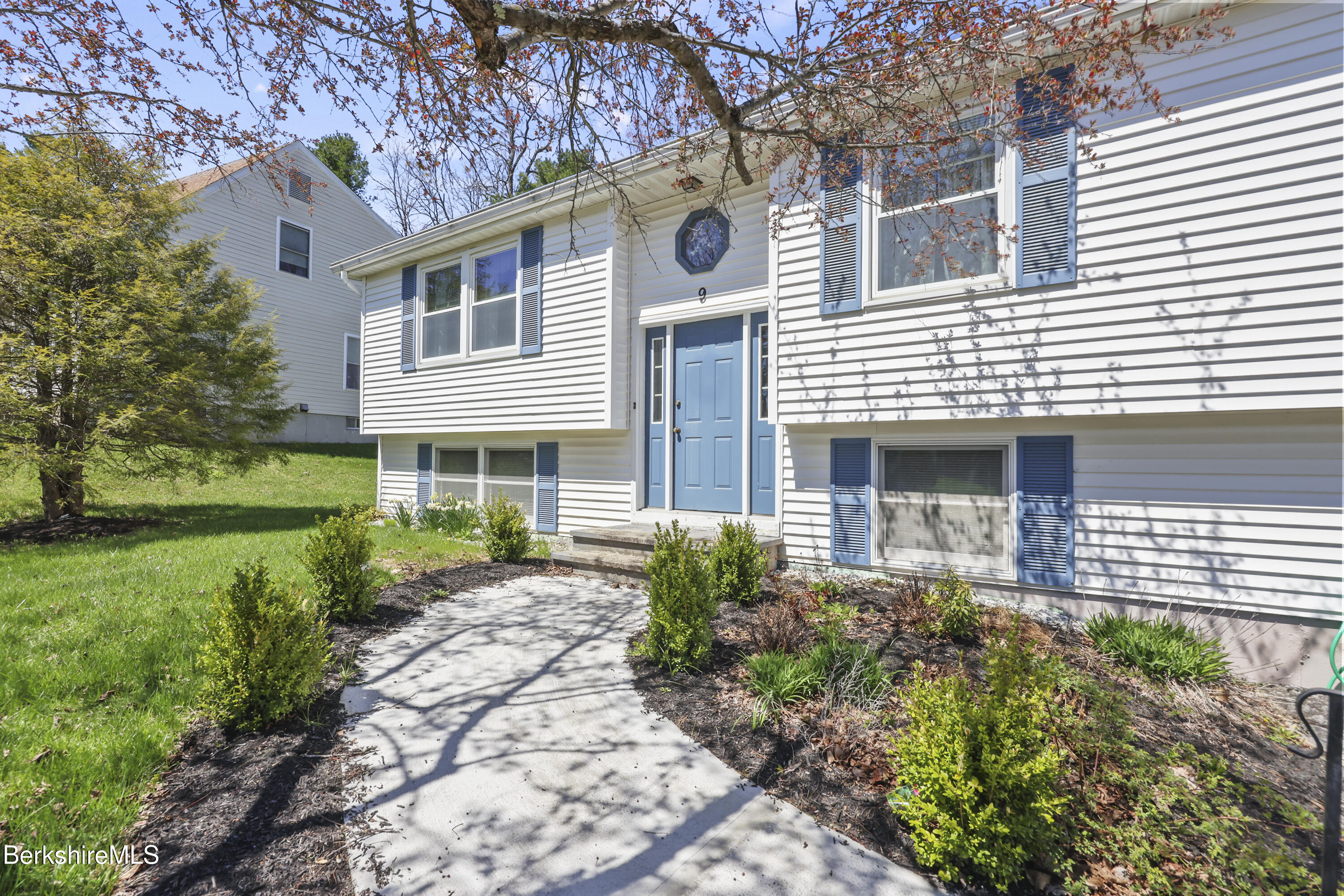 9 Donovan Street Pittsfield, MA 01201 - Photo 3 of 29 Exterior Front
