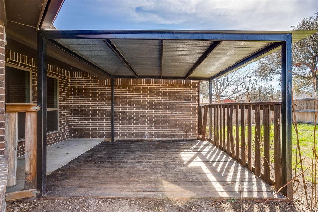 110 Hummingbird Drive Weatherford, TX 76085 - Photo 38 of 38 a view of a porch