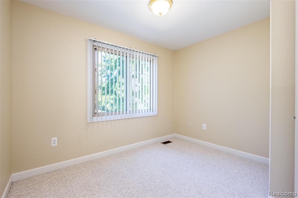 3579 Longview Avenue Rochester Hills, MI 48307 - Photo 19 of 34
