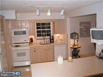 208 Oakshade Road Tabernacle, NJ 08088 - Photo 4 of 12 Kitchen