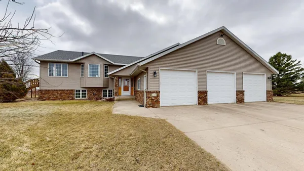 $478,000 | 6335 1st Avenue West, Willmar, MN 56201